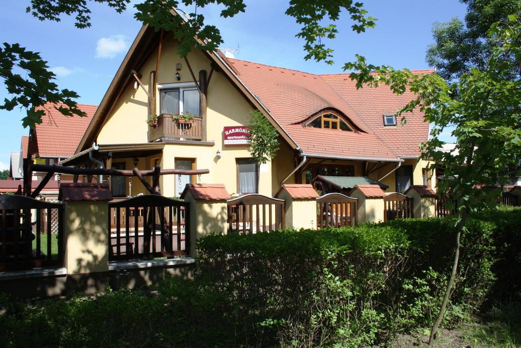 Harmonia Apartmanhaz Hajdúszoboszló Exterior foto