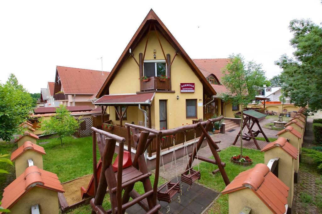 Harmonia Apartmanhaz Hajdúszoboszló Exterior foto