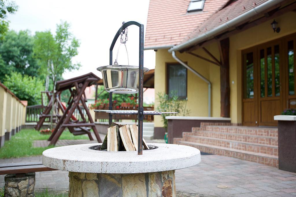 Harmonia Apartmanhaz Hajdúszoboszló Exterior foto